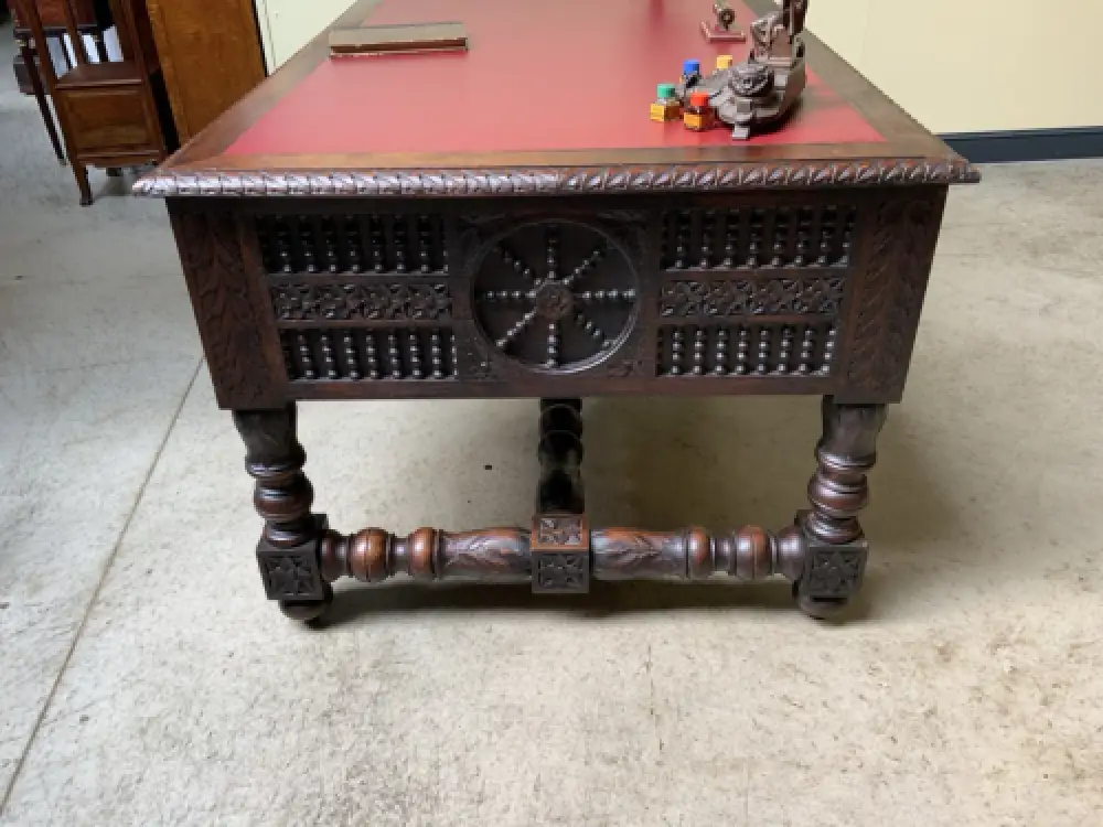 Antiker imposanter Schreibtisch aus der Bretagne - Lieferung möglich! 18