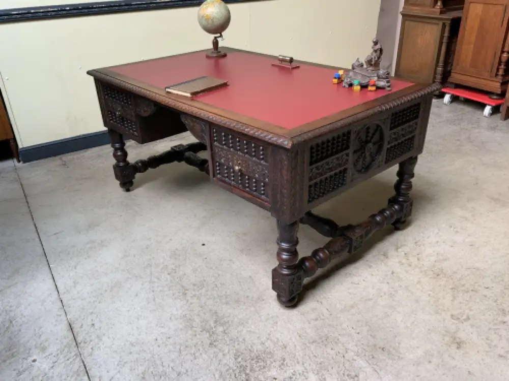 Antiker imposanter Schreibtisch aus der Bretagne - Lieferung möglich! 19