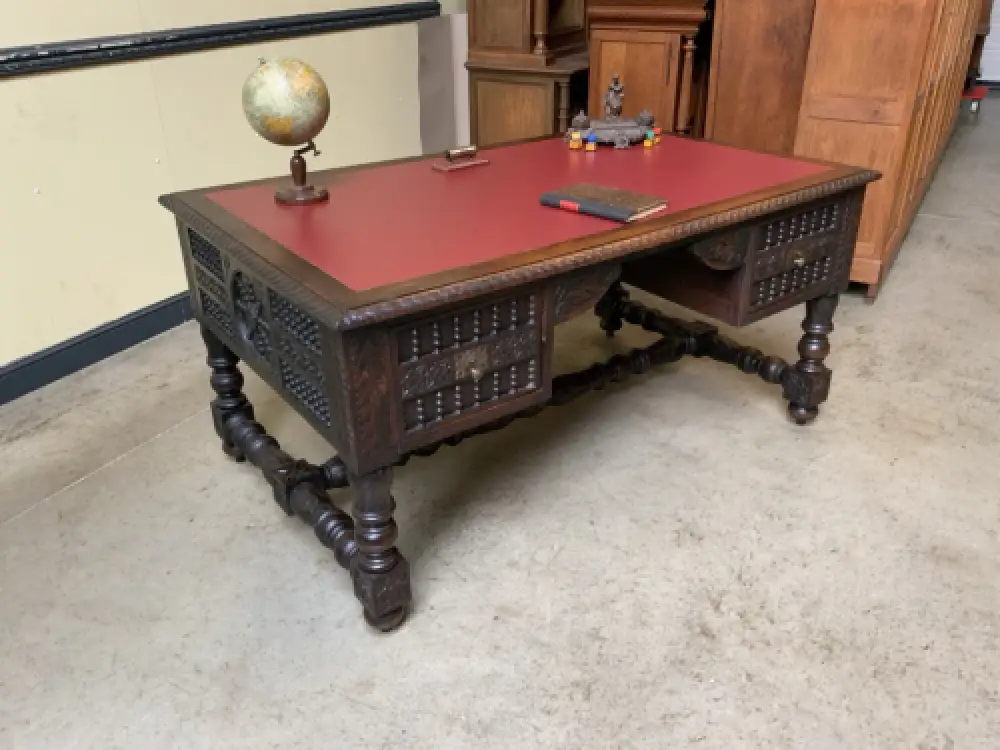 Antiker imposanter Schreibtisch aus der Bretagne - Lieferung möglich! 3