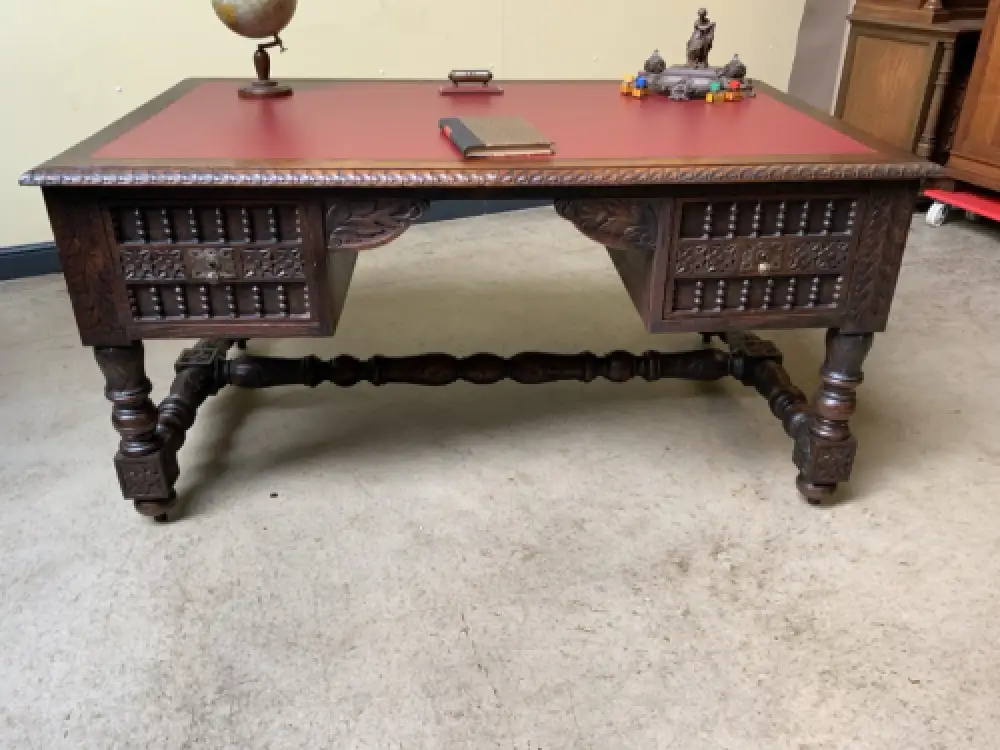 Antiker imposanter Schreibtisch aus der Bretagne - Lieferung möglich! 5