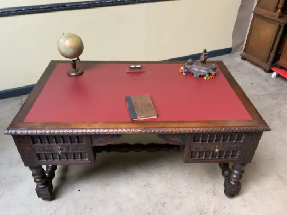 Antiker imposanter Schreibtisch aus der Bretagne - Lieferung möglich! 6