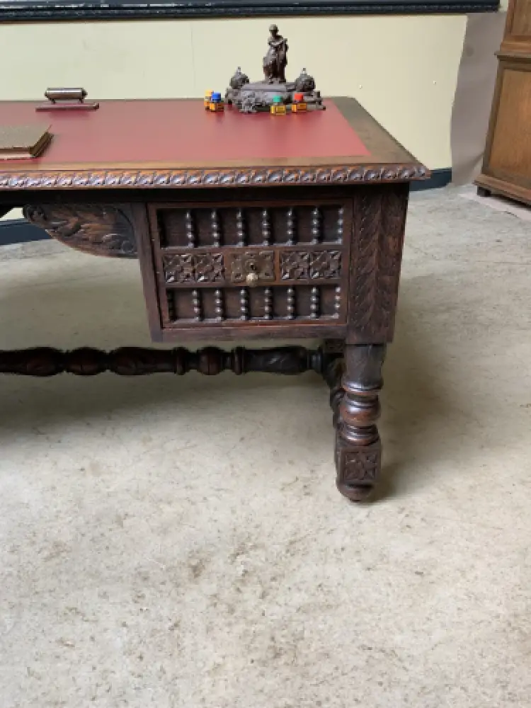 Antiker imposanter Schreibtisch aus der Bretagne - Lieferung möglich! 8