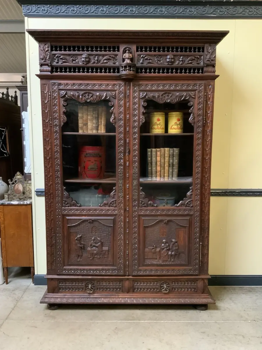 Antike imposante Bretonische Vitrine, Bücherschrank ,   -  Lieferung möglich!