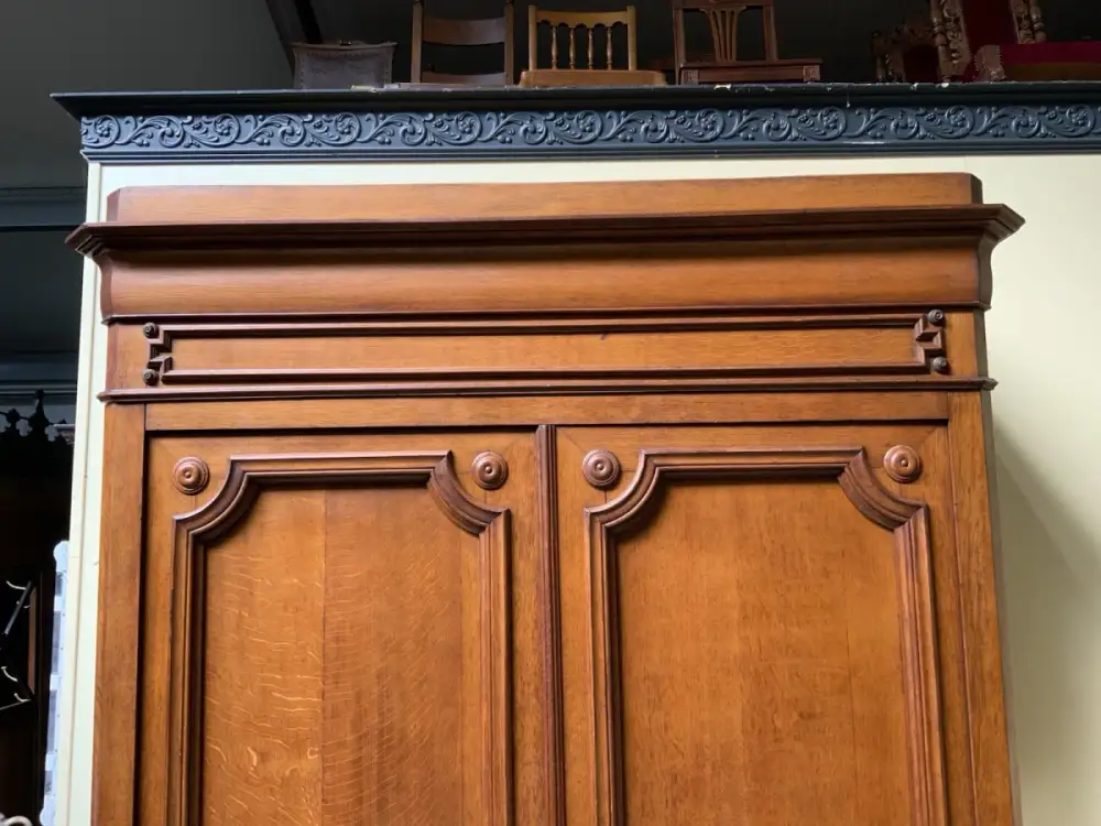 Antiker imposanter Kleiderschrank aus der Normandie,  - Lieferung möglich! 10