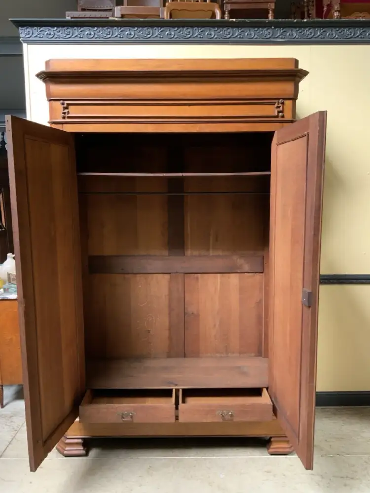 Antiker imposanter Kleiderschrank aus der Normandie,  - Lieferung möglich! 14