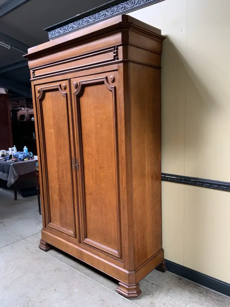 Antiker imposanter Kleiderschrank aus der Normandie,  - Lieferung möglich! 4