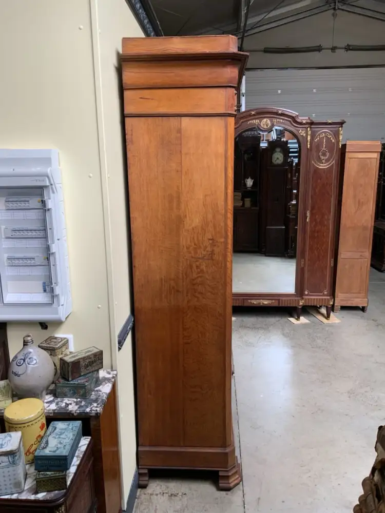 Antiker imposanter Kleiderschrank aus der Normandie,  - Lieferung möglich! 5