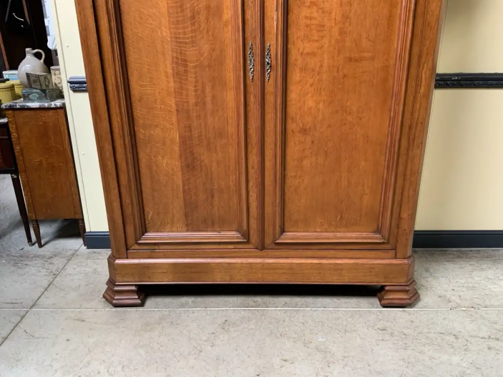 Antiker imposanter Kleiderschrank aus der Normandie,  - Lieferung möglich! 7