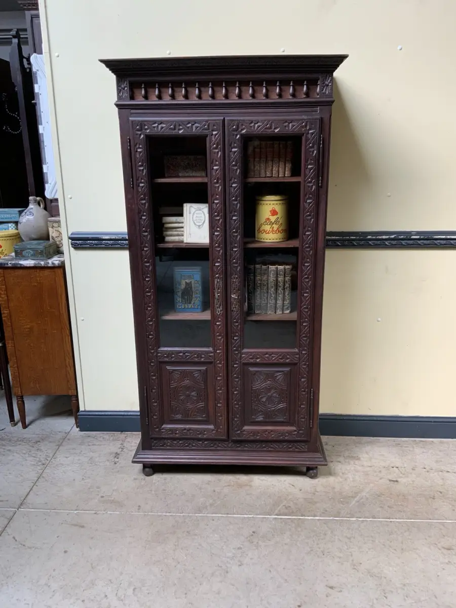 Antike Bretonische Vitrine, Bücherschrank , Traumhaft  -  Lieferung möglich!   