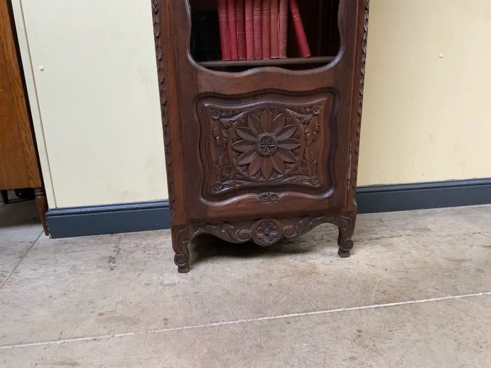 Antiker bretonischer Bücherschrank, Vitrine - traumhaft schön - Lieferung mögl. 10