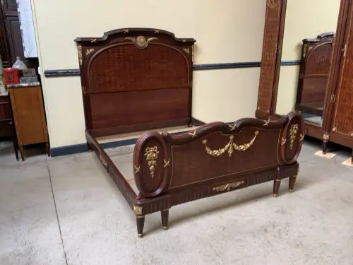 Antikes Jugendstil Prunk Bett, feuervergoldete Bronze - Lieferung möglich!