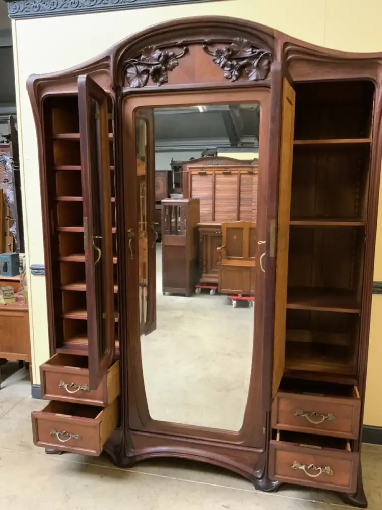 Antik Jugendstil Kleiderschrank, Wäsches. - feuvergoldete Bronze - Lieferung mög 21