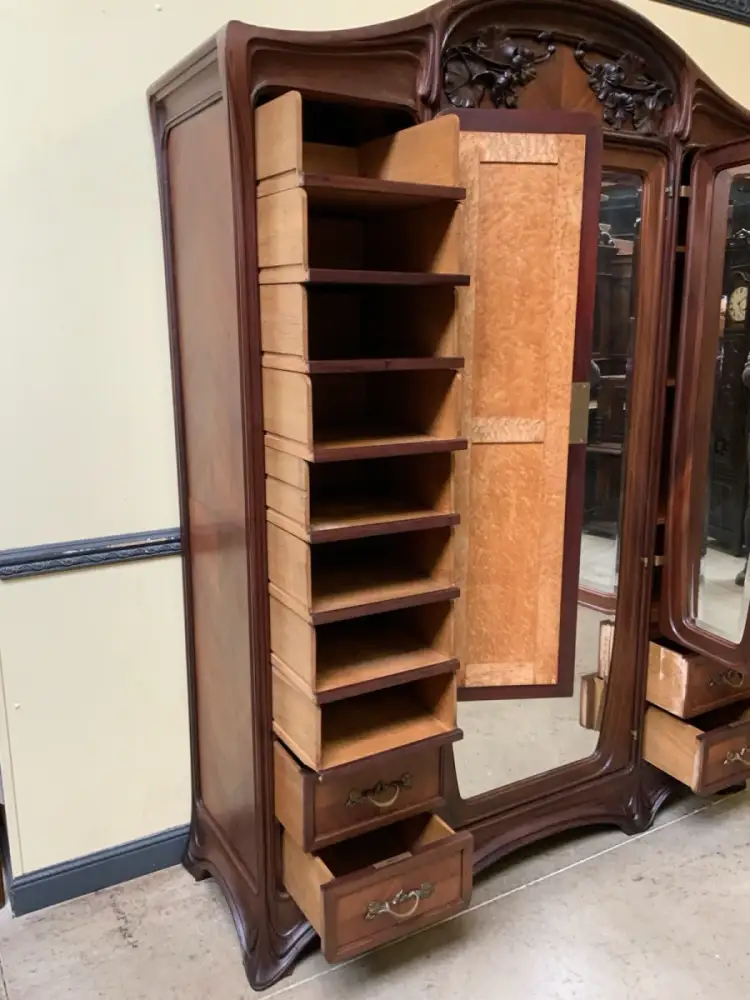 Antik Jugendstil Kleiderschrank, Wäsches. - feuvergoldete Bronze - Lieferung mög 22