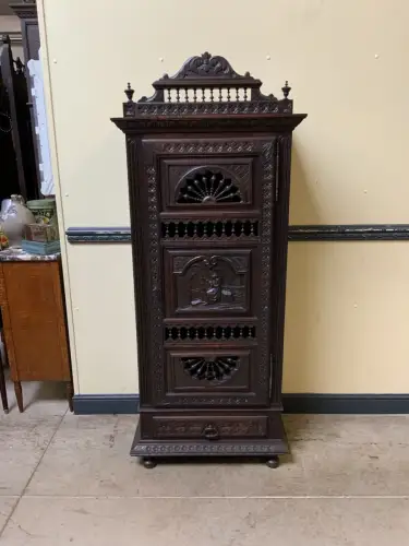 Antik -  Bretonisches Vertiko, Geschirrschrank,  - Lieferung möglich!
