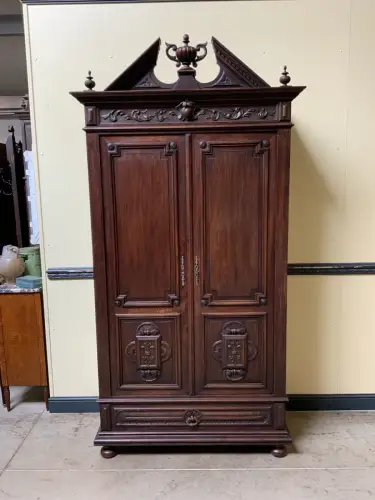 Antik - Wäscheschrank, Geschirrschrank - Neorenaissance - Lieferung möglich!
