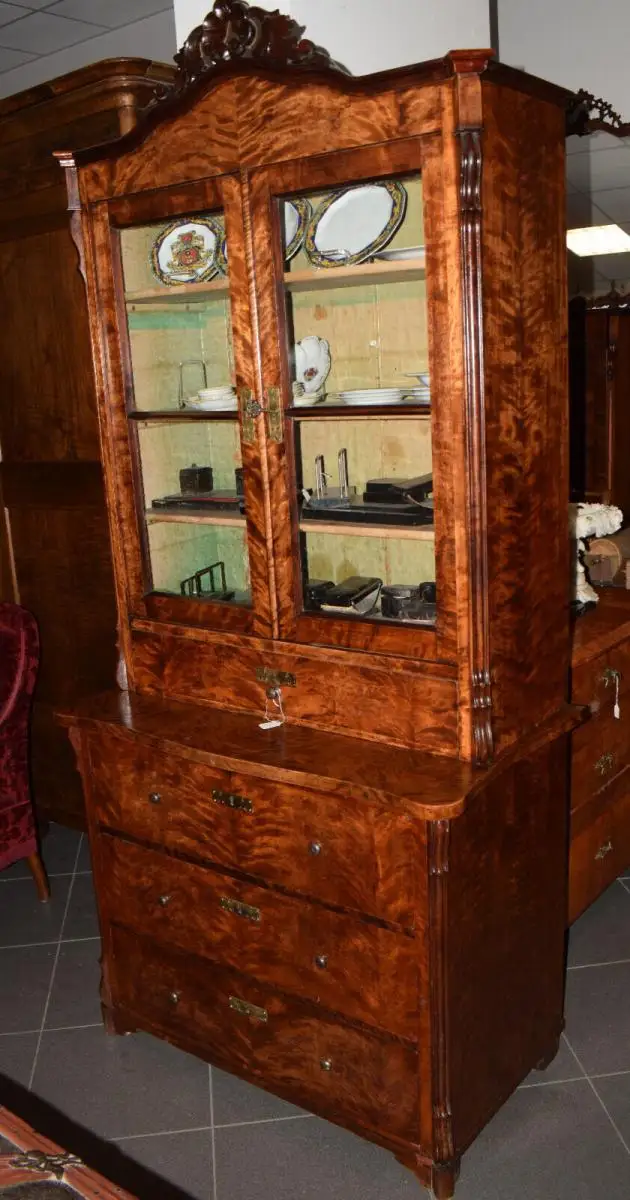 Aufsatzkommode Kommode mit Vitrine, Birke rot geflammt guter Zustand! 0