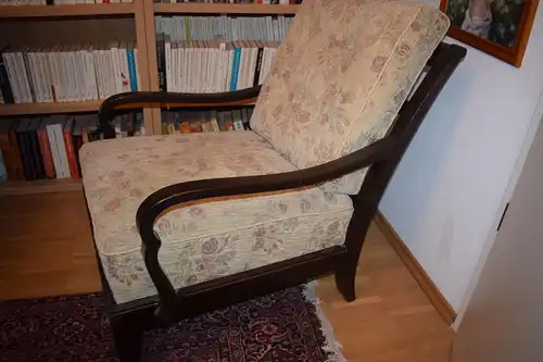 Komplette Sitzgarnitur mit Tisch, Anrichte, Couch, 2 Sessel, 2 Stühle TOP!