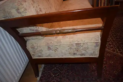 Komplette Sitzgarnitur mit Tisch, Anrichte, Couch, 2 Sessel, 2 Stühle TOP!