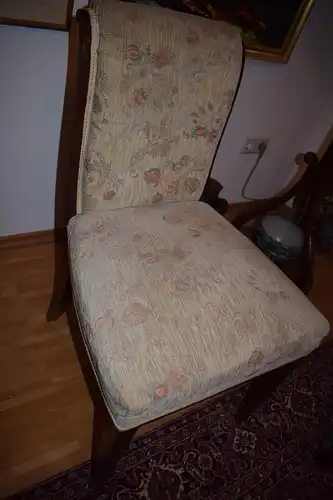 Komplette Sitzgarnitur mit Tisch, Anrichte, Couch, 2 Sessel, 2 Stühle TOP!