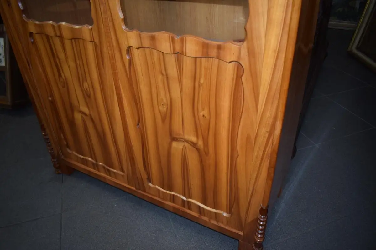 Schöner Bücherschrank, Biedermeier Kirschbaum, sehr guter Zustand! 4
