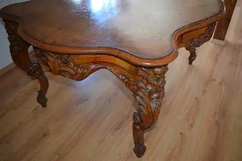 Wunderschöner aufwendiger Tisch im Rokokostil um 1900 mit 2 passenden Stühlen
