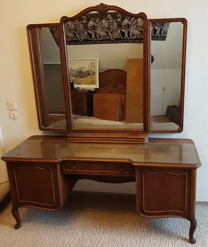 Wunderschöner Schrank Schlafzimmer, Kleider-Wäscheschrank Nussbaum TOP ZUSTAND!!