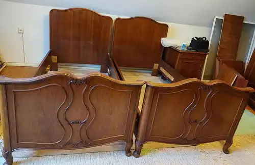 Wunderschöner Schrank Schlafzimmer, Kleider-Wäscheschrank Nussbaum TOP ZUSTAND!!