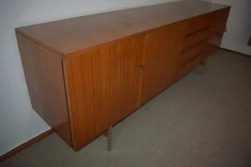 Großes Sideboard, kanadischer Nußbaum von 1967 Top Zustand!