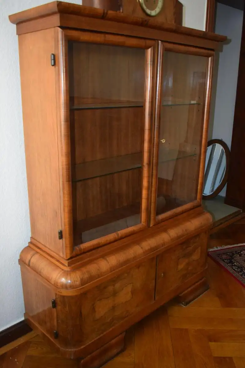 Schöne Vitrine, Art Deko, passendes Sideboard in weiterer Auktion, Top Zustand! 2