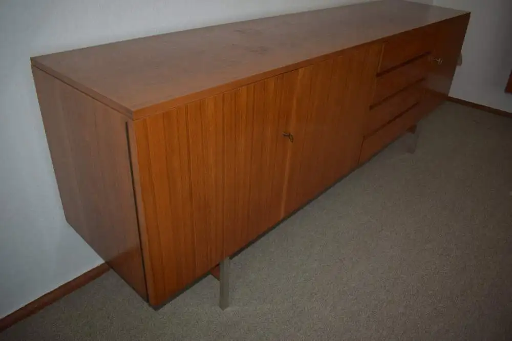 Großes Sideboard, kanadischer Nußbaum von 1967 Top Zustand! 2