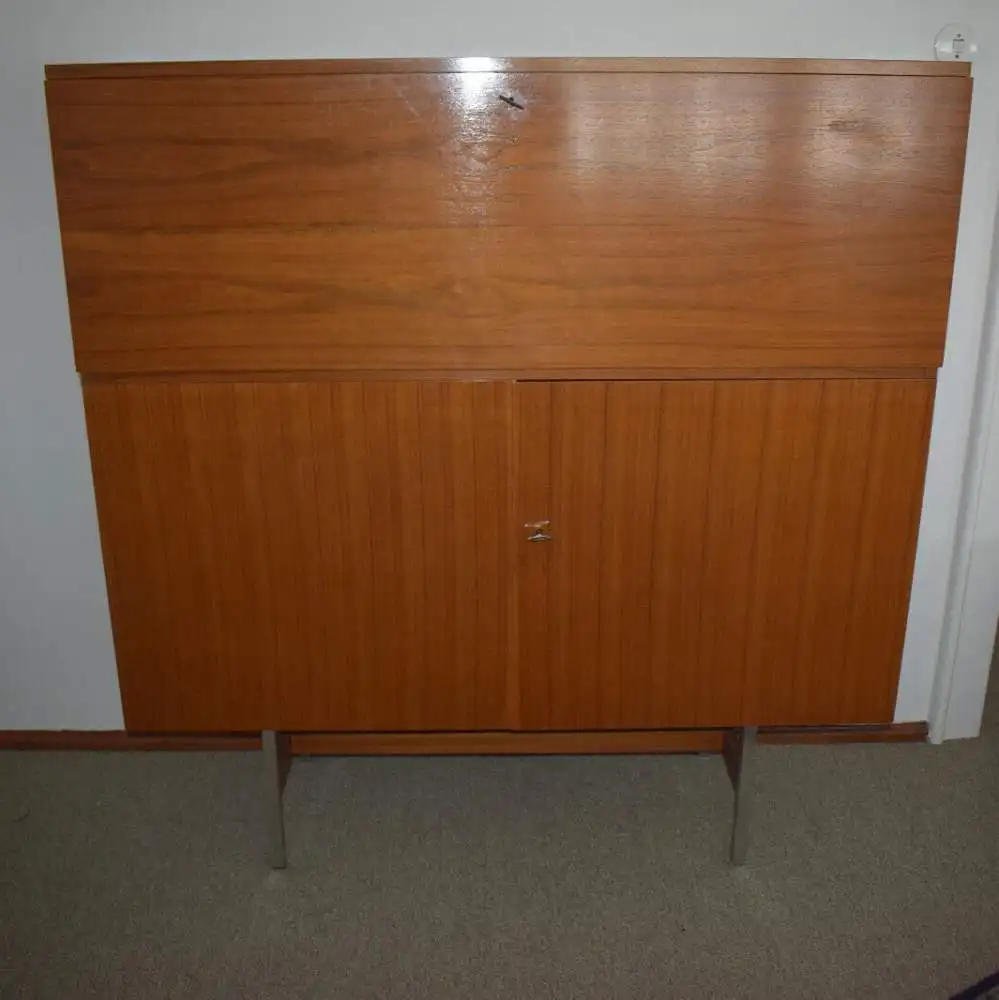 Großes Sideboard, kanadischer Nußbaum von 1967 Top Zustand! 6