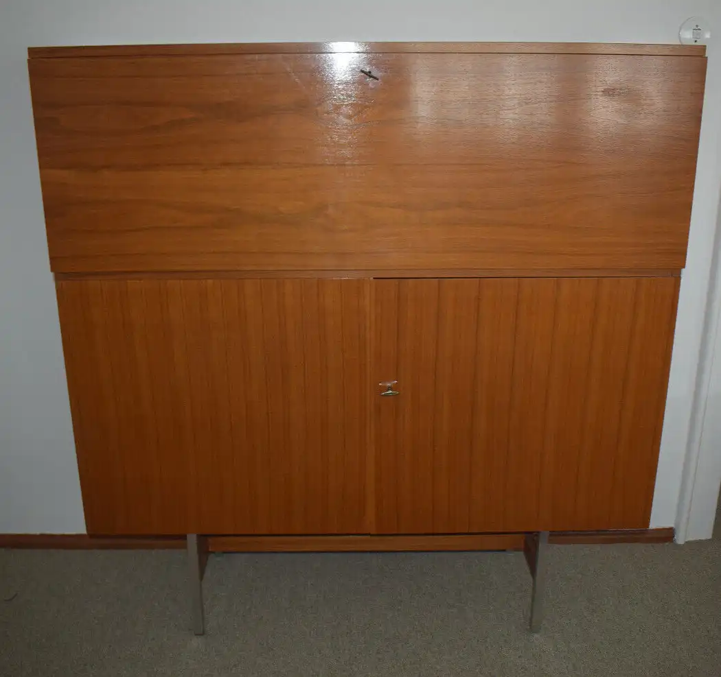 Großes Highboard Barteil, kanadischer Nußbaum  Top Zustand!, passendes Sideboard 0