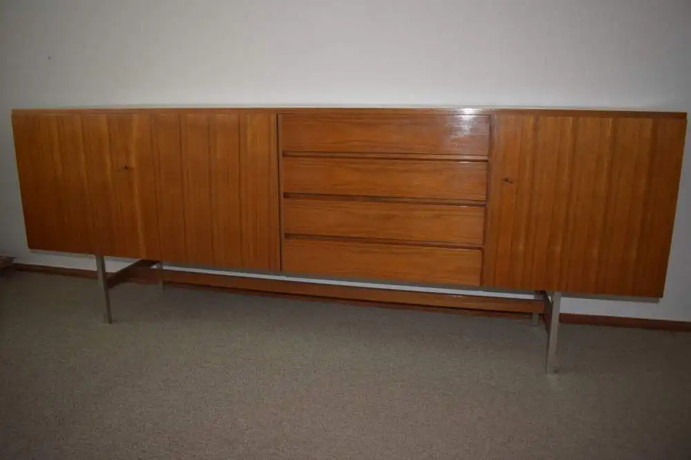 Großes Highboard mit Barteil, kanadischer Nußbaum von 1967 Top Zustand! 6