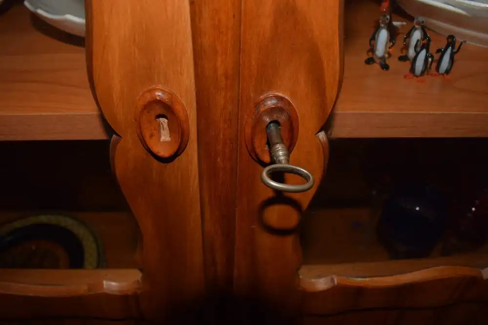 Schöner Bücherschrank, Biedermeier Kirschbaum, sehr guter Zustand! 5