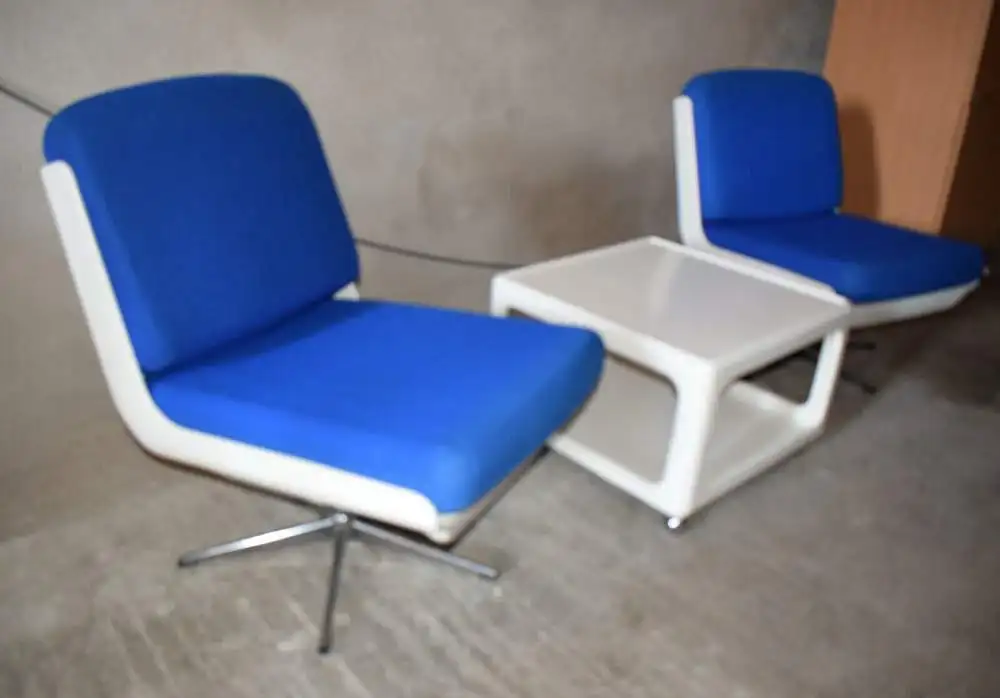 2 Drehsessel mit passenden Roll - Tisch Lounge Design Peter Ghyczy, top Zustand! 2