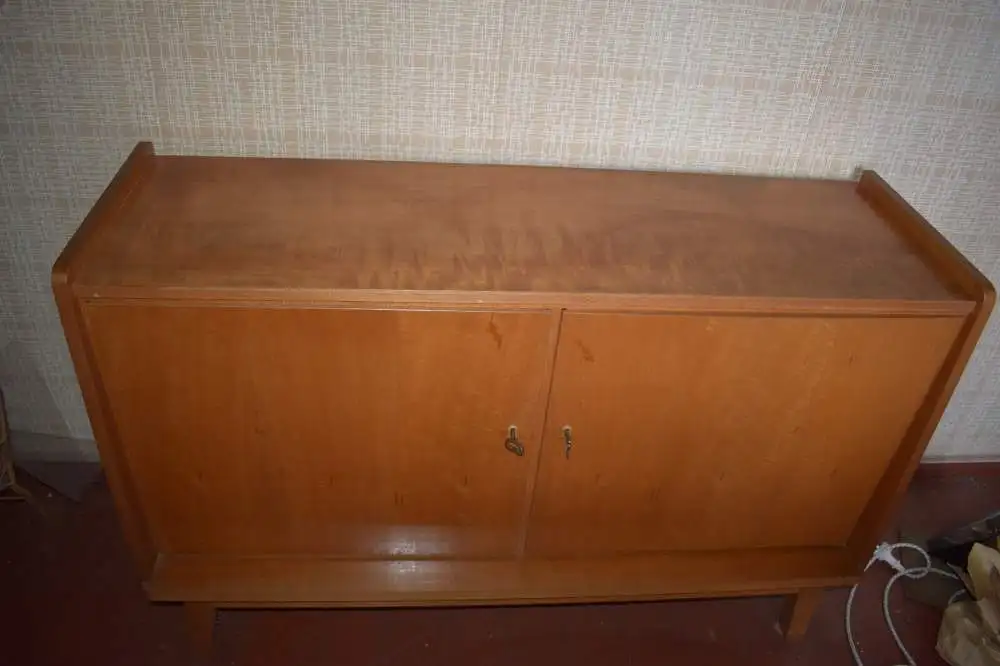 Wunderschönes Zimmer, komplett, Buffet, Anrichte, Tisch u. 4 Stühle TOP Zustand! 1