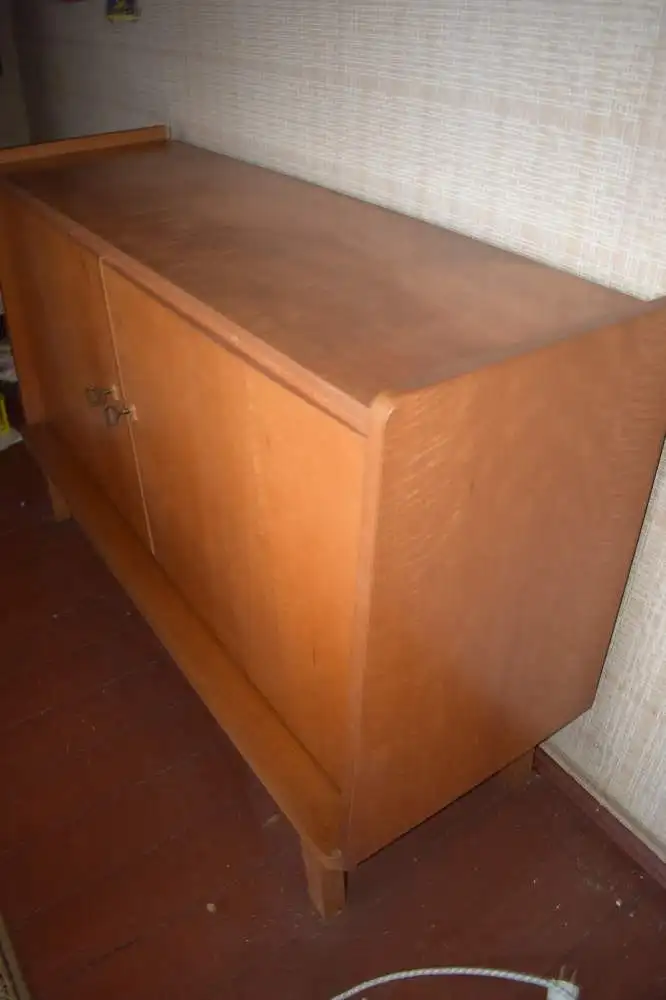 Wunderschönes Zimmer, komplett, Buffet, Anrichte, Tisch u. 4 Stühle TOP Zustand! 2