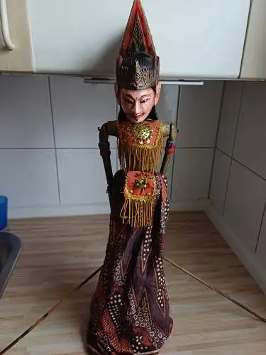 Wayang Golek  Stab Puppe- Batiktextilien, Holz - 20. Jahrhundert