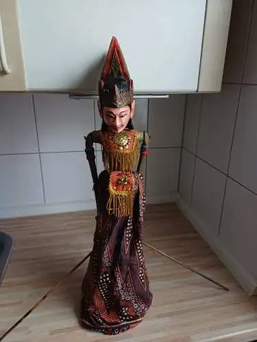 Wayang Golek  Stab Puppe- Batiktextilien, Holz - 20. Jahrhundert