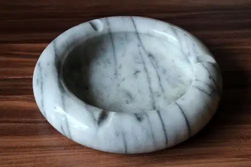 Marmor Aschenbecher rund, round marble ashtray, Vintage aus den 1970ern