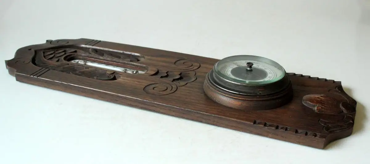 Antike handgeschnitzte Wetterstation aus den 1920ern - Thermometer Temperaturanzeige Celsius und Reaumur + Barometer 4
