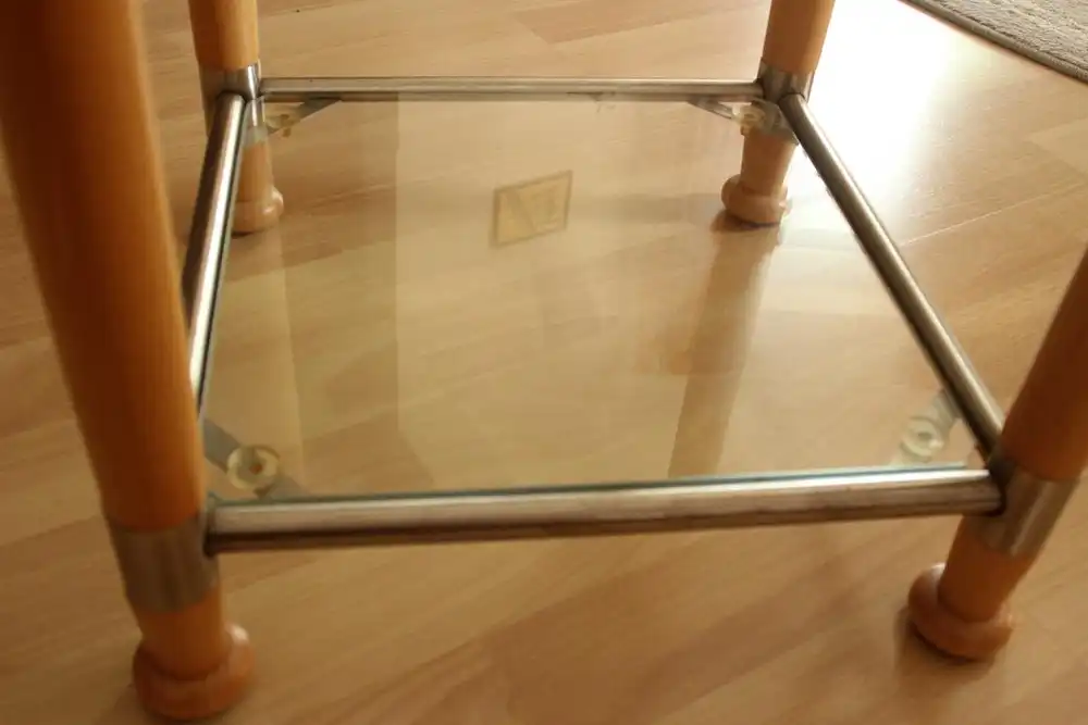 Beistelltisch aus den 1980ern, ideal auch als Blumenhocker,  mit zwei Glasplatten, Holz, Metall, Glas, Vintage 4