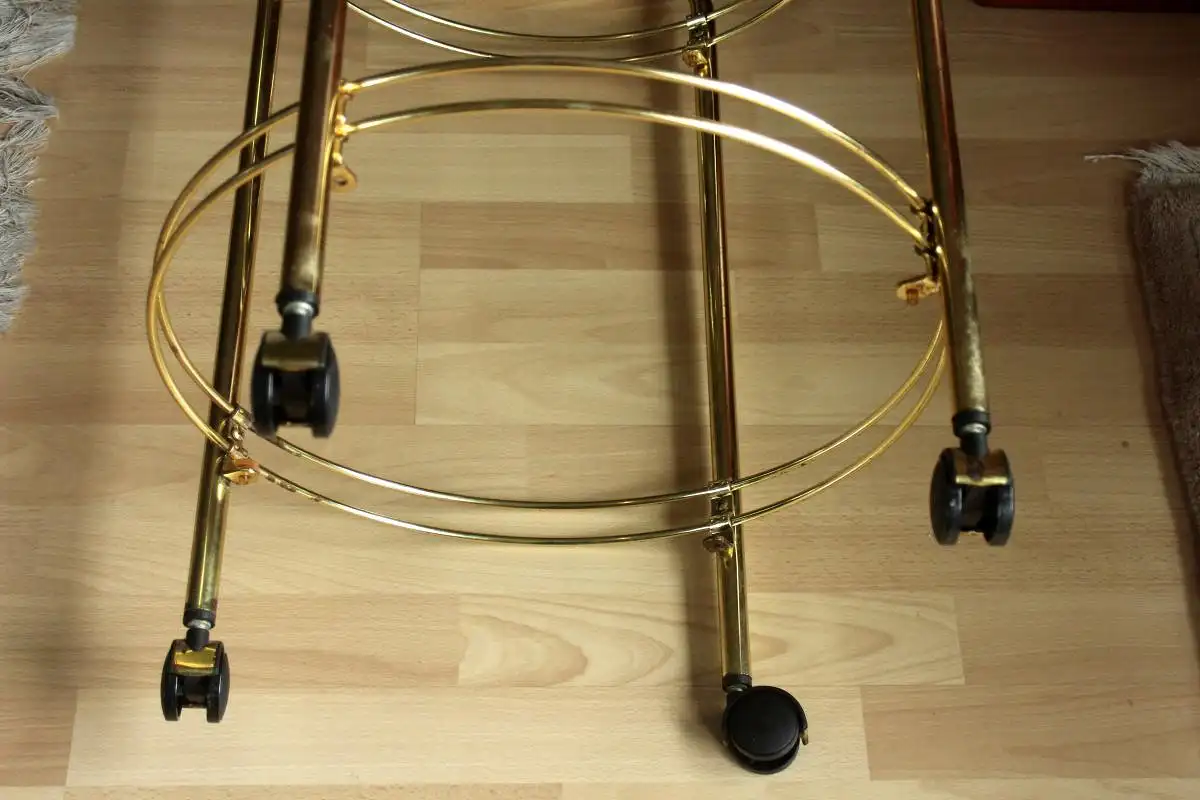 Runder Barwagen - Servierwagen - Messing Metall 2-etagig mit Rauchglas-Scheiben - Vintage aus den 1960ern 10