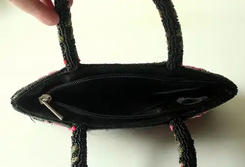 Handgelenk Abendtasche, Handtasche, Abendtasche mit Perlenstickerei, Handarbeit, Vintage aus den 1980ern