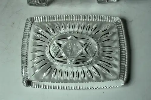 Antike Butterdose - Konfektdose - aus geschliffenem Glas mit Haube - Art Deco Stil - Bonbonniere aus den 1930ern