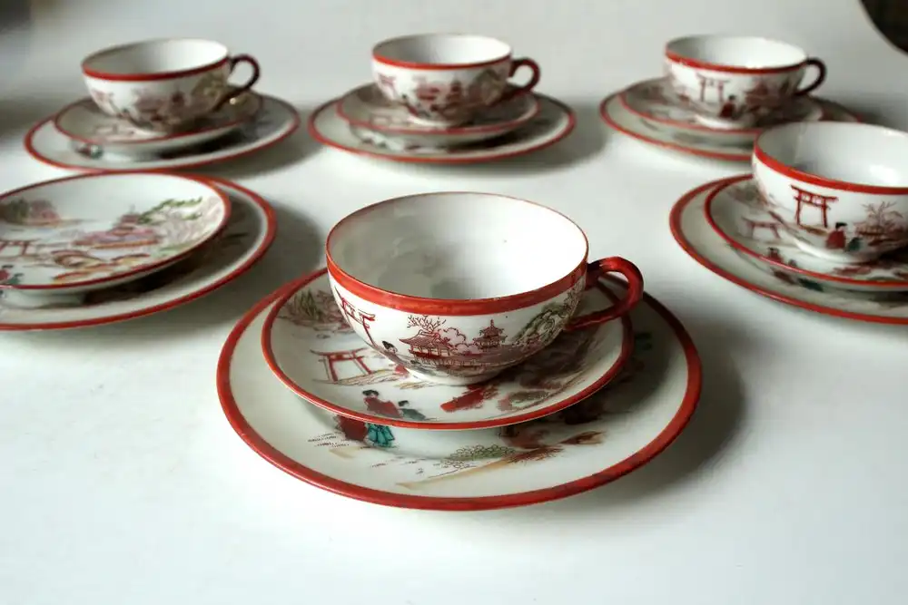 Kutani japanisches Teeservice für 5-6 Personen komplett mit Teekanne Milch und Zuckerdosen handbemalt feines Porzellan, 1950er 10