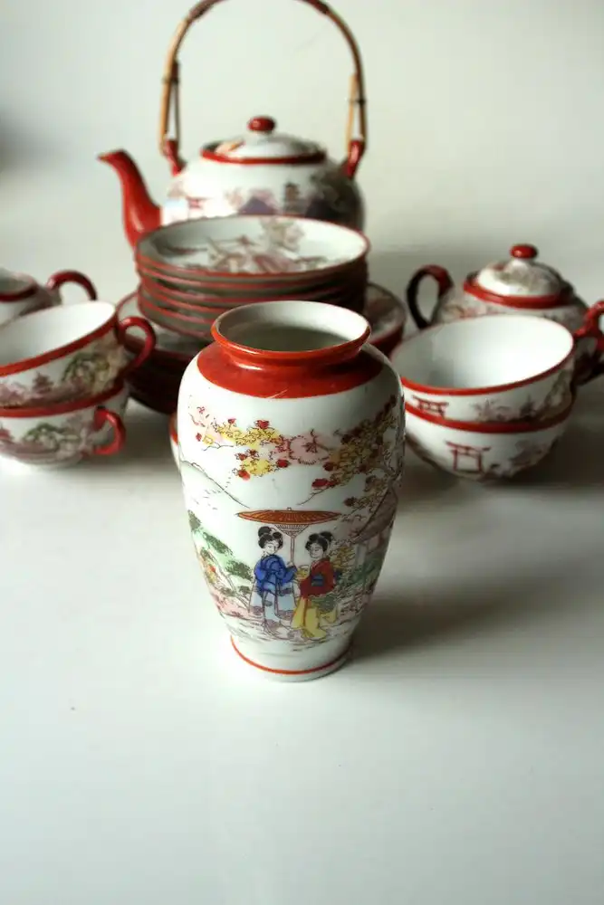 Kutani japanisches Teeservice für 5-6 Personen komplett mit Teekanne Milch und Zuckerdosen handbemalt feines Porzellan, 1950er 4