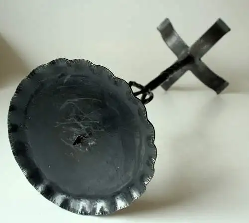 Stabiler schwerer Kerzenhalter aus Schmiedeeisen, handgearbeitet, Vintage aus den 1970ern
