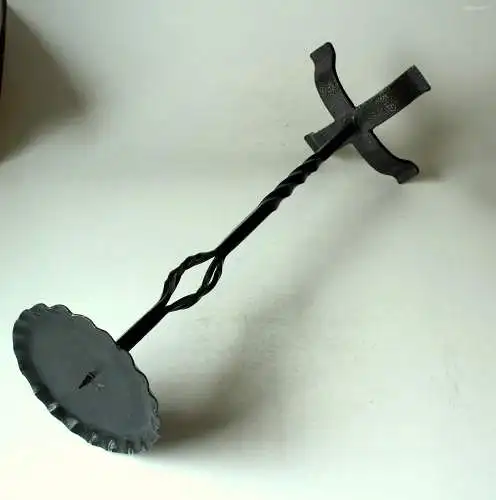 Stabiler schwerer Kerzenhalter aus Schmiedeeisen, handgearbeitet, Vintage aus den 1970ern