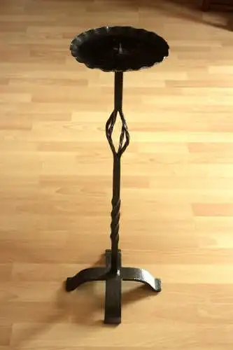 Stabiler schwerer Kerzenhalter aus Schmiedeeisen, handgearbeitet, Vintage aus den 1970ern